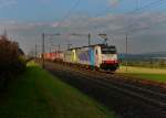 186 106 + Re 486 506 mit einem KLV am 30.09.2015 bei Sins.