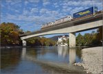 Zwei Crossrail Traxx auf der Aarebrcke der Neubaustrecke vor Aarburg. Wahrscheinlich handelt es sich um 186 901 und 186 904. Oktober 2016