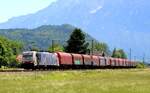 Am 16.06.2021 Locomotion 442 mit Güterzug bei Brannenburg / KBS 950 in Richtung Rosenheim