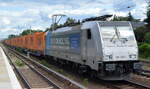 HSL Logistik GmbH, Hamburg [D] mit  186 436-2  [NVR-Nummer: 91 80 6186 436-2 D-Rpool] und Containerzug am 07.08.21 Berlin Hirschgarten.