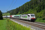 Lok 186 909-4 fährt Richtung Bahnhof Tecknau. Die Aufnahme stammt vom 12.08.2021.