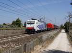 Die 186 440 mit einem Güterzug am 21.04.2017 unterwegs bei Tagliaferro.