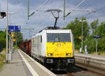 186 170-7  der Euro Cargo Rail kommt mit einem Schrottzug aus Köln-Kalk(D) nach Genk-Goederen(B) und kommt aus Richtung Mönchengladbach-Hbf,Rheydt-Hbf,Wickrath,Beckrath,Herrath und