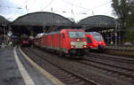 186 328-1 DB-Schenker kommt aus Richtung Köln mit einem Schrottzug aus Köln-Kalk(D) nach Genk-Goederen(B) und fährt durch den Aachener-Hbf in Richtung Aachen-Schanz,Aachen-West.