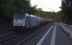 186 456-0 von Railpool kommt als Umleiter mit einem Kesselzug aus Millingen(D) nach  Antwerpen(B) und kommt aus