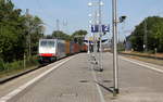 186 450-3 von Lineas/Railpool  kommt aus Richtung Köln mit einem Containerzug aus Milano-Smistamento(I) nach Zeebrugge-Ramskapelle(B) und kommt aus