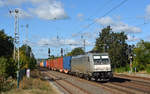 186 262 schleppte am 25.09.18 einen Containerzug durch Saarmund Richtung Schönefeld.