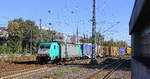 186 206 von Railtraxx kommt aus Richtung Köln,Aachen-Hbf,Aachen-Schanz mit einem Containerzug aus Milano-Segrate(I) nach Zeebrugge-Ramskapelle(B)  und fährt in Aachen-West ein.