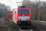 186 328-1 DB-Schenker kommt als Umleiter aus Richtung Aachen-West mit einem langen Mercedes-Autoeerzug aus Zeebrugge-Ramskapelle(B) nach Kornwestheim(D) und fährt durch Kohlscheid und fährt