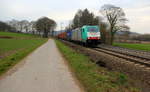 186 216 von Railtraxx kommt die Gemmenicher-Rampe herunter nach Aachen-West mit einem Containerzug aus Zeebrugge-Ramskapelle(B) nach Milano-Segrate(I).