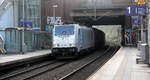 186 456-0 von Lineas/Railpool  kommt aus Richtung Köln,Aachen-Hbf und fährt durch Aachen-Schanz mit einem Güterzug aus Köln-Gremberg(D) nach Antwerpen-Noord(B) und fährt in