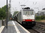 186 494-1 von Lineas/Railpool kommt die Kohlscheider-Rampe hoch aus Richtung Mönchengladbach,Herzogenrath mit einem Kalkleerzug aus Oberhausen-West(D) nach Hermalle-Huy(B) und fährt durch