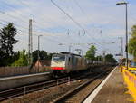186 453-7 von Lineas/Railpool kommt die Kohlscheider-Rampe hoch aus Richtung Mönchengladbach,Herzogenrath mit einem schweren-Coilzug aus Duisburg-Wedau(D) nach Kinkempois(B) und fährt durch