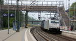 186 292-9 von Crossrail kommt mit einem GTS-Containerzug aus Zeebrugge-Ramskapelle(B) nach Piacenza(I) und kommt aus Richtung Aachen-West,Aachen-Schanz,Aachen-Hbf,Aachen-Rothe-Erde,Eilendorf und