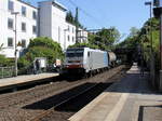 186 258-0 von Lineas/Railpool kommt aus Richtung Köln,Aachen-Hbf mit einem gemischten Güterzug aus Wien-Freudenau-Hafen(A) nach Antwerpen-Noord(B)  und fährt durch Aachen-Schanz in
