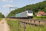 Lineas 186 427-1 und 2831 mit einem Coilzug auf der Linie 35 in Testelt Richtung Hasselt.