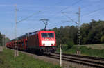 186 333-1 von DB-Schenker kommt mit einem Landrover-Autozug aus Gelsenkirchen-Bismarck(D) nach Zeebrugge-Ramskapelle(B) und kommt aus
