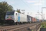 Am Nachmittag des 12.09.2018 fuhr Rpool/LINEAS 186 258-0 mit einem Containerzug aus Italien bei Müllheim (Baden) über die KBS 703 durchs Markgäflerland in Richtung Freiburg (Breisgau).