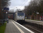 186 424-8 von Lineas/Railpool kommt mit einem  KLV-Containerzug aus Belgien nach Italien  und kommt aus Richtung Aachen-West,Aachen-Schanz,Aachen-Hbf,Aachen-Rothe-Erde und fährt durch