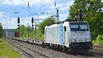Crossrail Benelux N.V., Borgerhout [B] mit der Railpool Lok   186 437-0  [NVR-Nummer: 91 80 6186 437-0 D-Rpool] und einem Containerzug Richtung Frankfurt/Oder weiter nach Polen am 14.05.20 Bf.