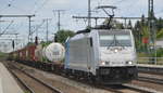 LINEAS Group NV/SA, Bruxelles [B] mit der Railpool Lok  186 424-8  [NVR-Nummer: 91 80 6186 424-8 D-Rpool] und Containerzug Richtung Norden am 08.09.20 Bf.