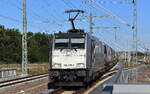 HSL Logistik GmbH, Hamburg [D] mit der Railpool Lok  186 539-3  [NVR-Nummer: 91 80 6186 539-3 D-Rpool] und einem Getreidezug am 28.09.23 Durchfahrt Bahnhof Meinsdorf.