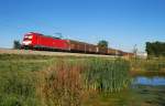 186 335 mit Güterzug bei Hattenhofen (05.09.2013)