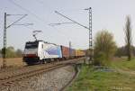 Railpool 186 106 mit Containerwagen am 30.03.2014 bei Riegel gen Norden