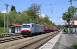 Am 24.04.2014 kam die Railpool 186 286 mit einem Winner-KLV Zug in Richtung Rosenheim durch Aßling.