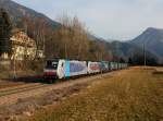 Die 186 287 und die 186 281 mit einem KLV-Zug am 06.02.2016 unterwegs bei Campo di Trens.