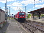 Am 01.07.2018 kamen 187 133&185 346 mit ihrem gemischten Güterzug aus Richtung Uelzen nach Stendal und fuhr weiter in Richtung Berlin.