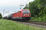 DB 187 121 mit einem Öler durchfährt am Donnerstag den 30-5-2019 Lintorf in Richtung Süden.