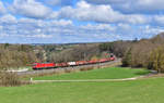 187 116 mit einem Güterzug am 14.04.2021 bei Edlhausen.