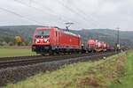 187 180-5 mit einem gemischten Güterzug am 14.10.2025 bei Reilos.
