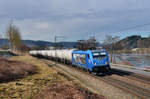 187 930 mit einem Kesselzug am 27.02.2017 bei Sandbach. 