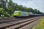 119 007-2 von Rhein Cargo ist mit einen Kesselzug bei Elm am 30.08.2017 zu sehen.