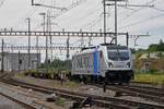 Lok 187 001-3 durchfährt den Bahnhof Pratteln. Die Aufnahme stammt vom 22.07.2019.