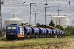 187 318-1 Raildox mit Düngemittelzug am 30.07.2020 auf Gleis 7 im Bf Anklam.