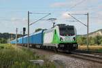 SETG-187 316-5 mit einem Holzhackschnitzelzug am 15.7.2022 bei Großeutersdorf