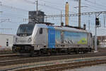 Lok 187 004-7 wird am 16.02.2023 in der Abstellanlage beim Bahnhof Pratteln abgestellt.