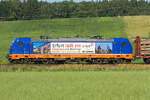 187 777 raildox   Erfurt l�dt ein  ist ein eher selten gesehen Besucher in dieser Gegend am 28.07.2026 bei Osterm�nchen.