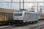 Lok 187 006-2 durchfährt solo den Bahnhof Pratteln.