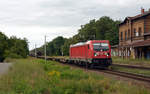 187 121 führte am 17.08.19 einen gemischten Güterzug durch Raguhn Richtung Bitterfeld.