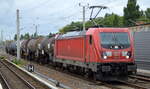 DB Cargo AG [D] mit  187 170  [NVR-Nummer: 91 80 6187 170-6 D-DB] und Kesselwagenzug am 13.09.21 Berlin Blankenburg.