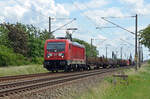 Mit einem gemischten Güterzug am Haken rollte 187 152 am 26.05.22 durch Greppin Richtung Dessau.