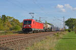 Mit einem gemischten Güterzug rollt 187 084 am 29.09.22 durch Greppin Richtung Dessau.