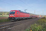 187 119-3 mit einem gemischten Güterzug bei Kerzell unterwegs,gesehen am 19.10.2022.
