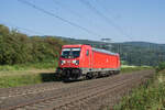 187 185-4 ist Richtung Fulda unterwegs,gesehen am 23.08.2023 bei Reilos.