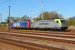 Die Captrain 187 013-8 und die SBB Cargo 482 035-3 stehen am 30.04.2017 im Bahnhof Oranienburg.