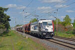 187 086 der EP Cargo, welche bei Locon eingstellt ist, führte am 08.05.22 einen Schüttgutzug durch Wittenberg-Labetz Richtung Falkenberg(E).